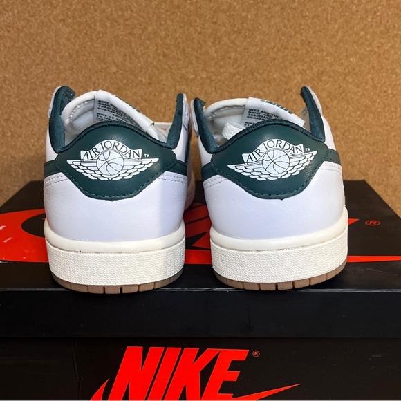 Nike
Jordan 1 OG low
Brand new - Picture 7 of 15